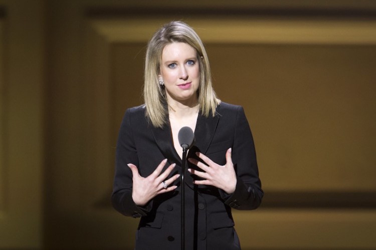 Theranos CEO Elizabeth Holmes speaks on stage at the Glamour Women of the Year Awards where she received an award, in the Manhattan borough of New York November 9, 2015.    