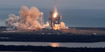 Elon Musk wants to send 2 rich people around the moon ‘late next year’