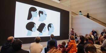 As brick and mortar retail suffers, Apple hopes to boost its 495 stores with new classes