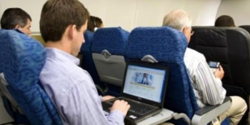 U.S. government officials say airline laptop ban could expand to Europe