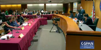 FCC votes to scrap net neutrality rules, surprising no one