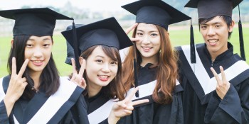How to use chatbots to engage and recruit college grads this summer
