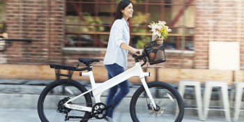 Flash ebike saves energy and makes biking smarter than driving