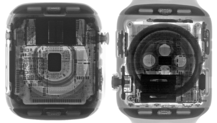 X-ray view of the Apple Watch Series 4 (left) and Series 3.