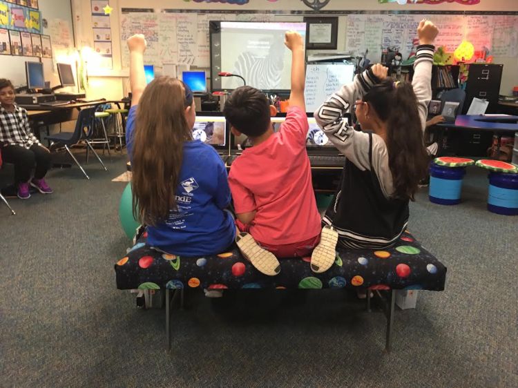 Children using Quizlet