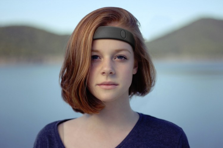 Humm's headband stimulates your brain.