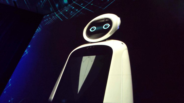 LG's CLOi robot