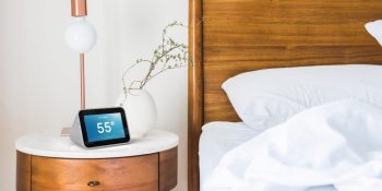 Lenovo Smart Clock with Google Assistant gets a digital photo frame