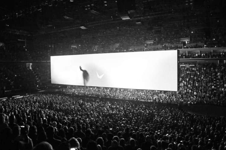 Es Delvin for U2 - Experience & Innocence Tour AR