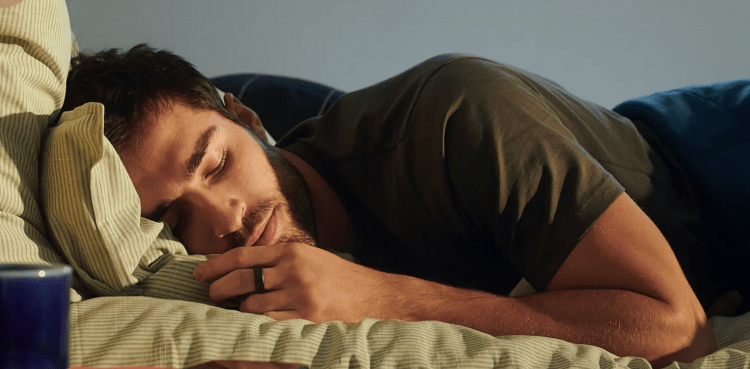 Oura smart ring tracks sleeping habits